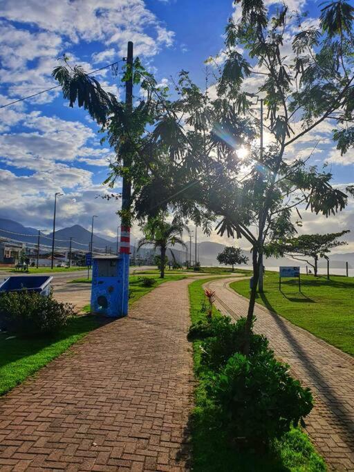 100Mts Da Praia Com Churrasqueira, Piscina E Wi-Fi Caraguatatuba Eksteriør billede